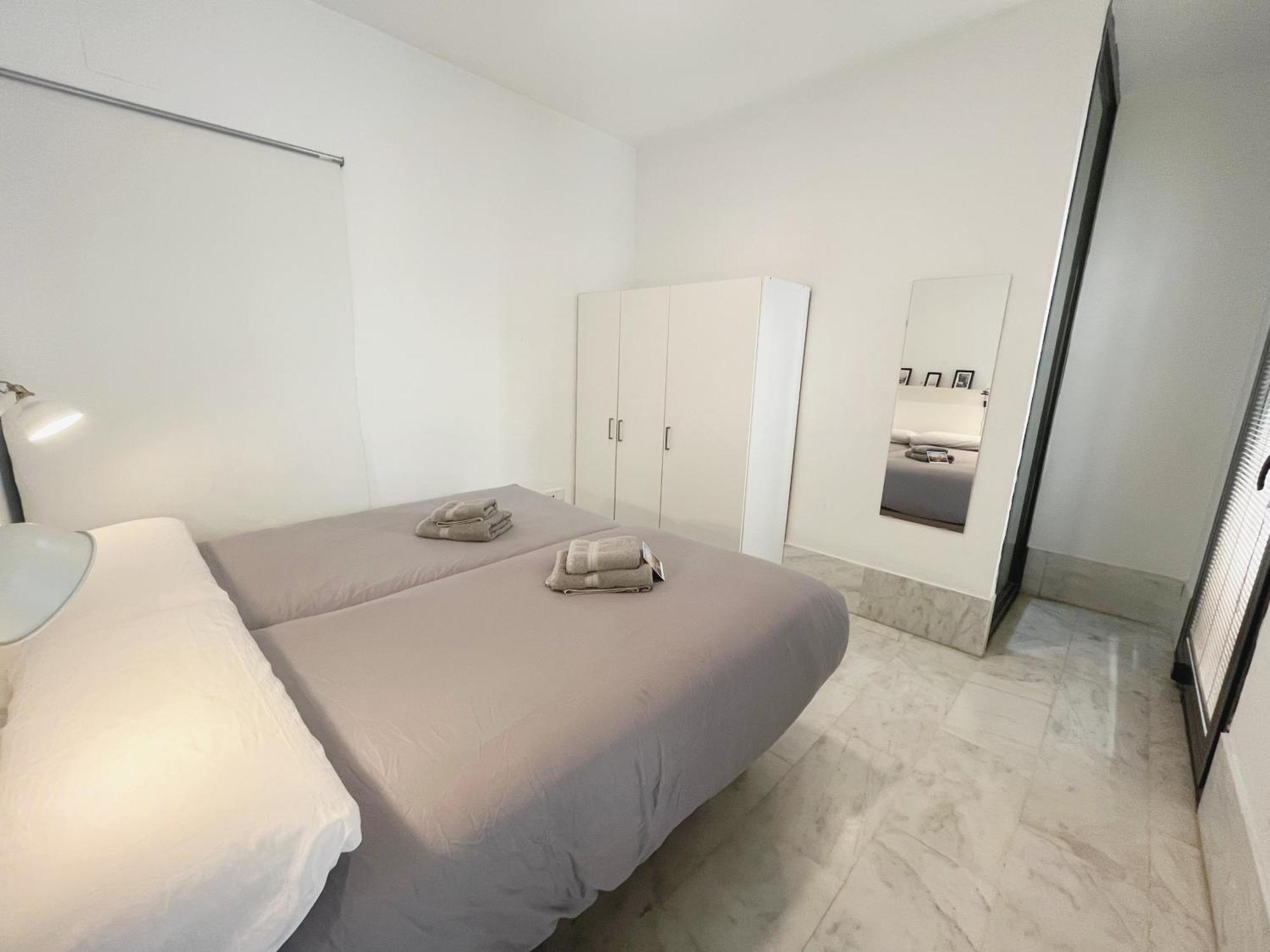 Center Sevilla Confort 4 Екстериор снимка